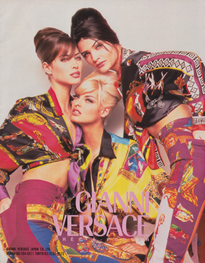 Christy Turlington featured in  the Versace advertisement for Autumn/Winter 1991