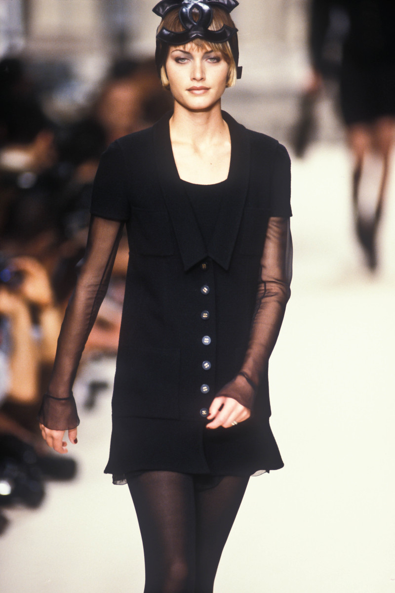 Amber Valletta featured in  the Chanel Haute Couture fashion show for Autumn/Winter 1994
