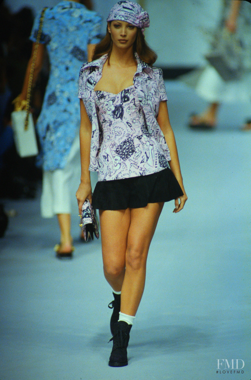 Christy Turlington featured in  the Chanel fashion show for Spring/Summer 1993