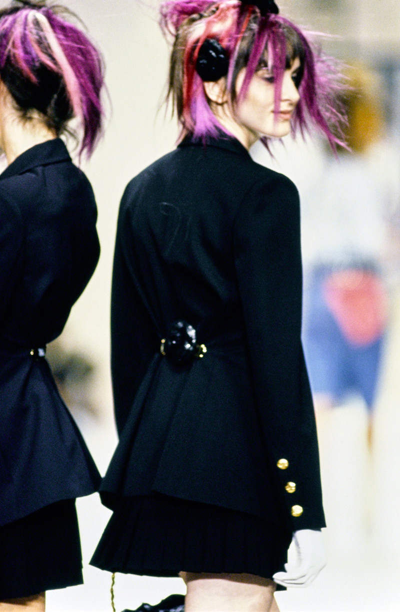Michele Hicks featured in  the Chanel fashion show for Spring/Summer 1994