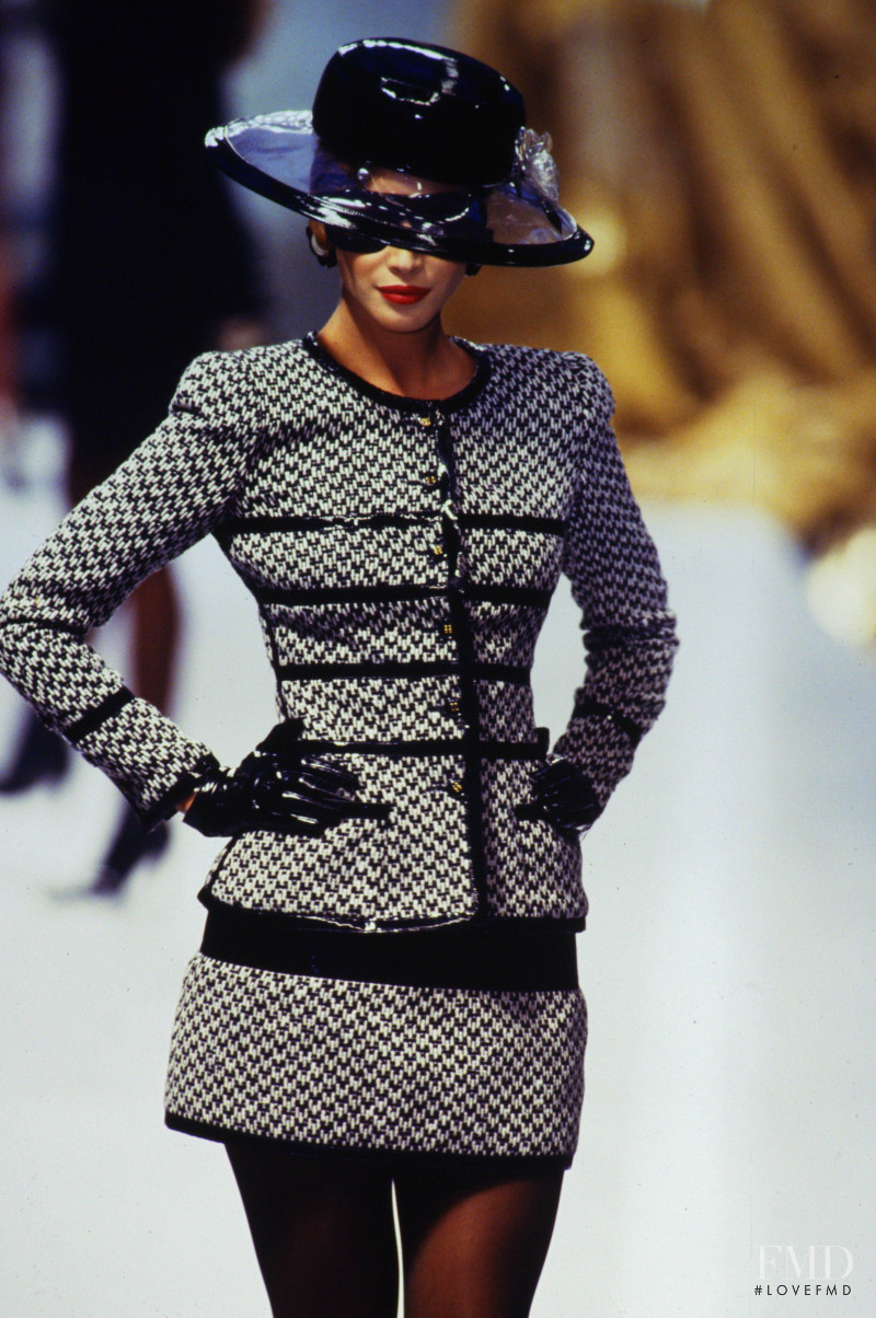 Christy Turlington featured in  the Chanel Haute Couture fashion show for Autumn/Winter 1991