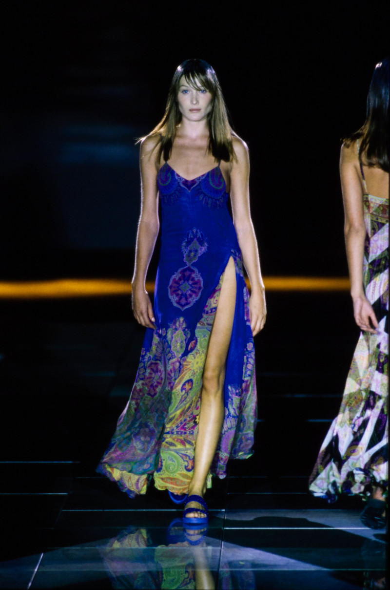 Versace fashion show for Spring/Summer 1994