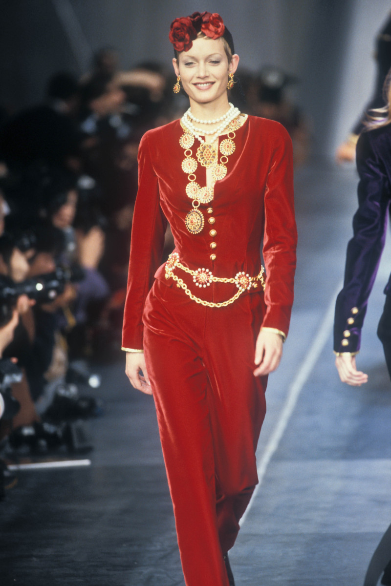 Amber Valletta featured in  the Chanel fashion show for Autumn/Winter 1993