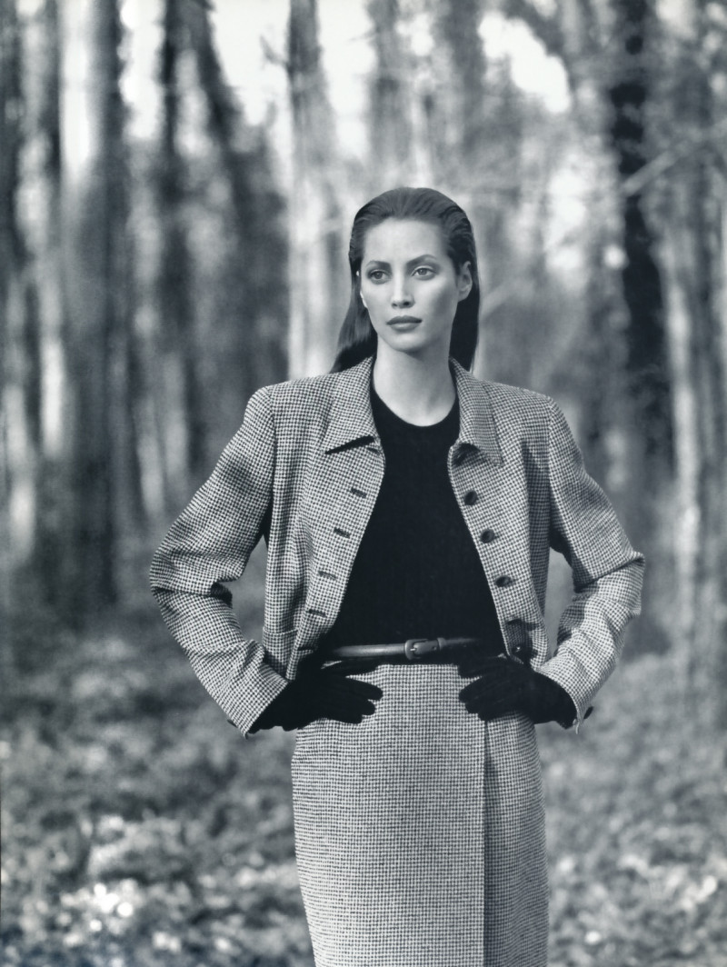 Christy Turlington featured in  the Max Mara advertisement for Autumn/Winter 1995