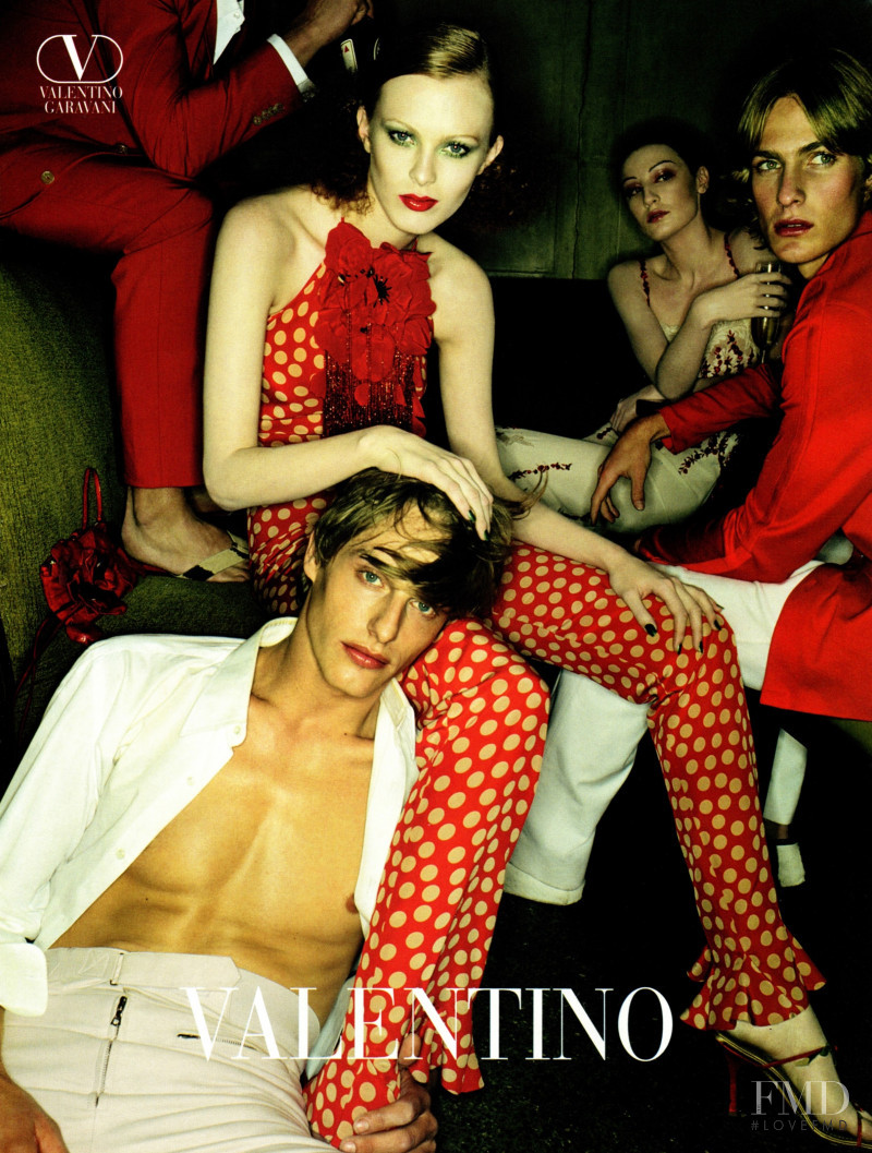 Erin O%Connor featured in  the Valentino advertisement for Spring/Summer 2000