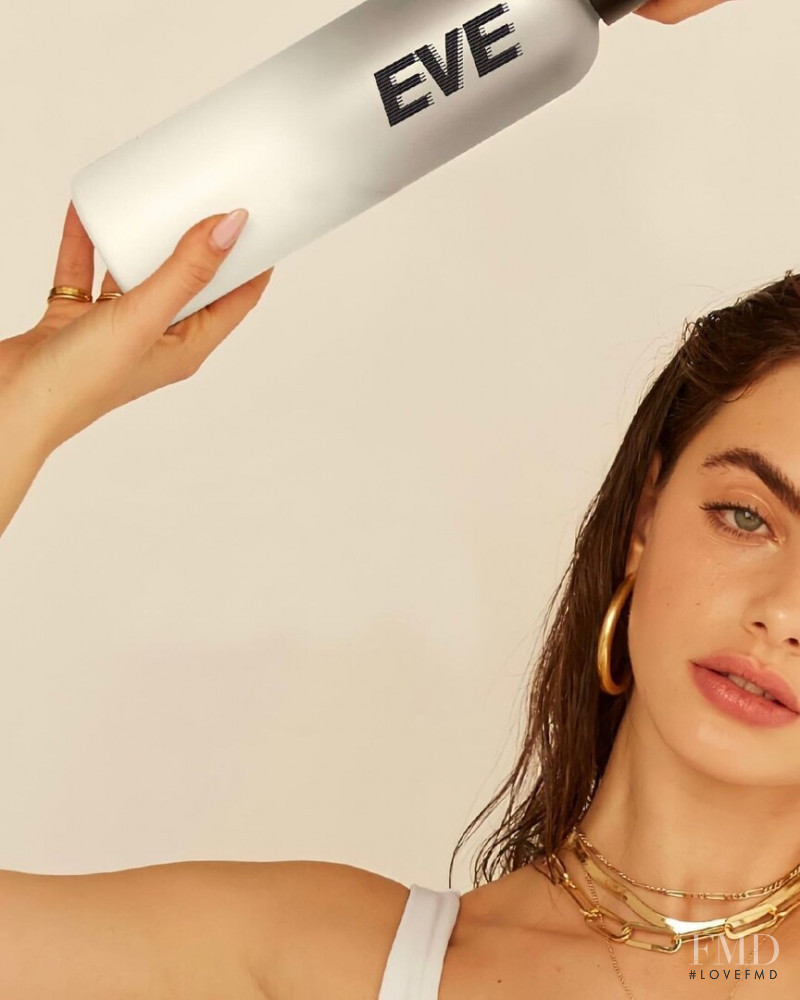 Yael Shelbia featured in  the CASEFiTY advertisement for Spring/Summer 2021