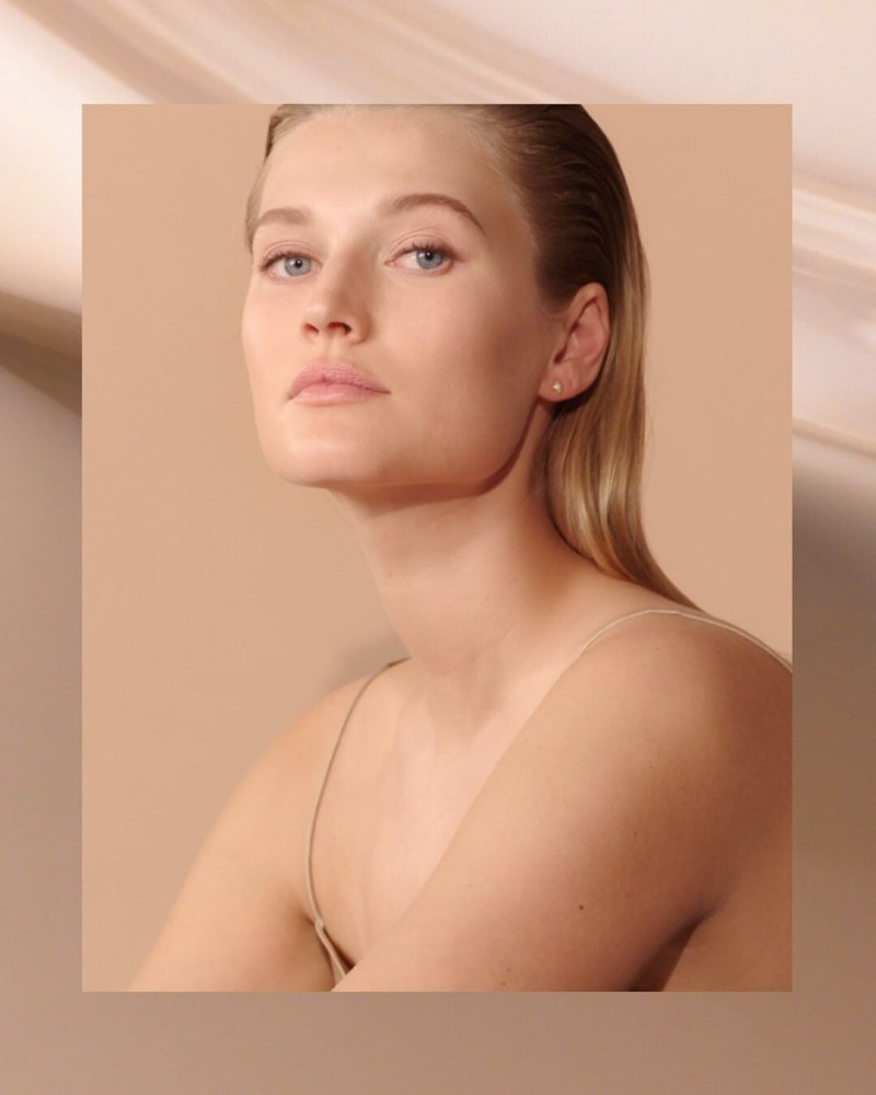 Toni Garrn featured in  the Clé de Peau Beaute advertisement for Spring/Summer 2021