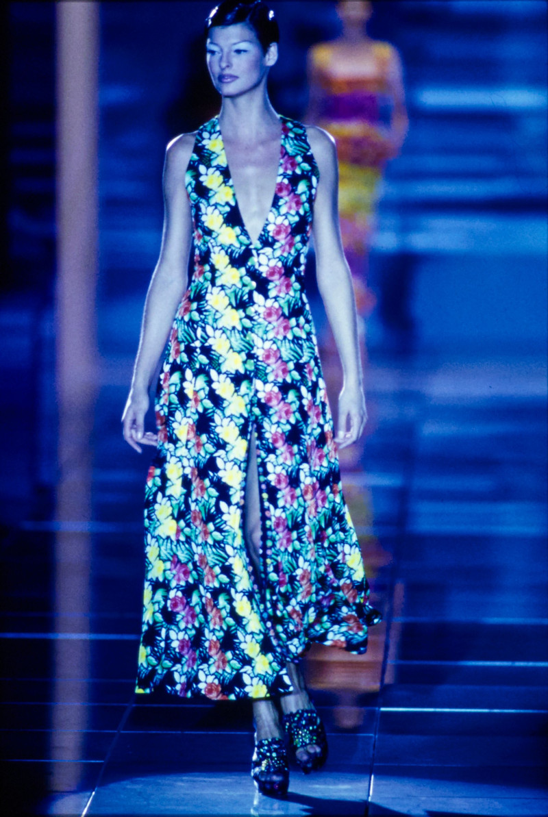 Versace fashion show for Spring/Summer 1993