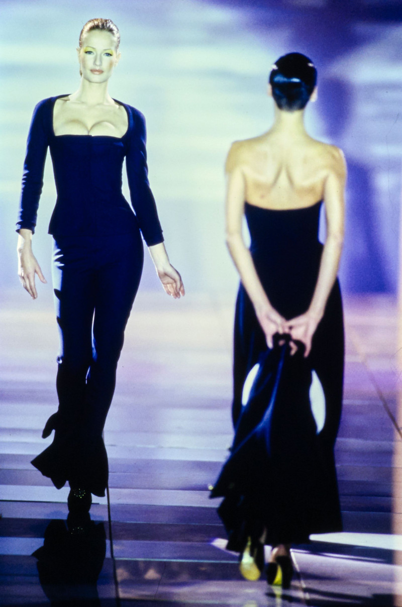 Versace fashion show for Spring/Summer 1993