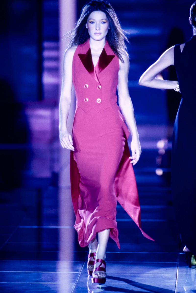 Versace fashion show for Spring/Summer 1993
