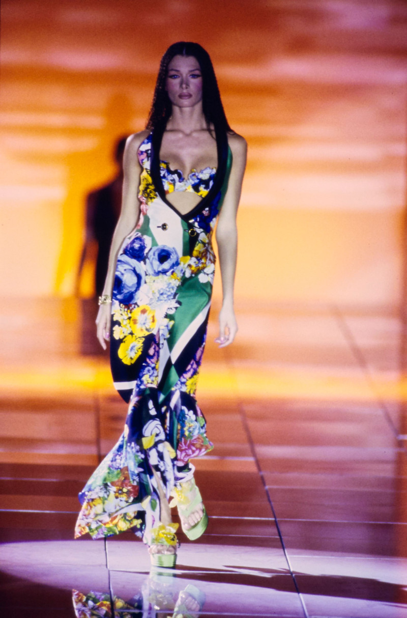 Versace fashion show for Spring/Summer 1993