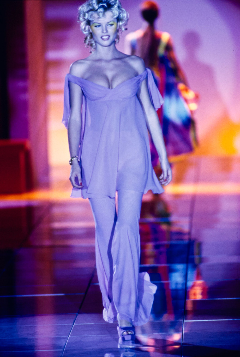 Versace fashion show for Spring/Summer 1993