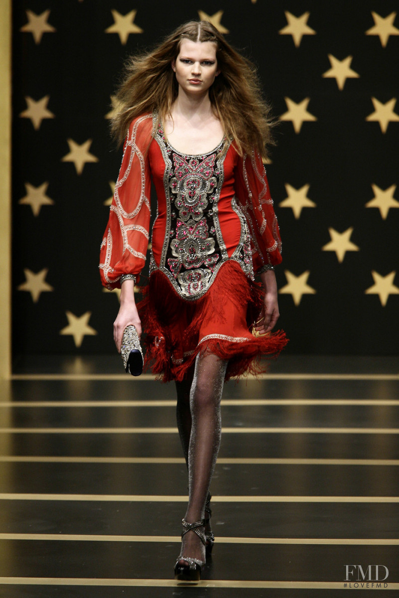 Bette Franke featured in  the Jenny Packham fashion show for Autumn/Winter 2009