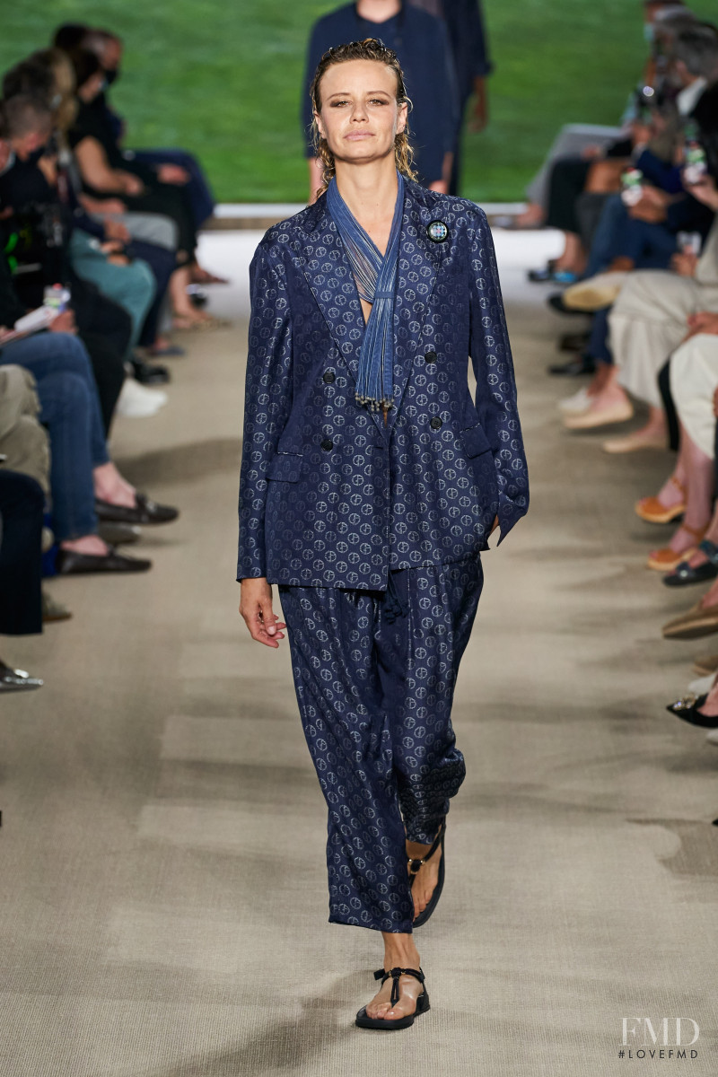 Phenelope Wulff featured in  the Giorgio Armani fashion show for Spring/Summer 2022