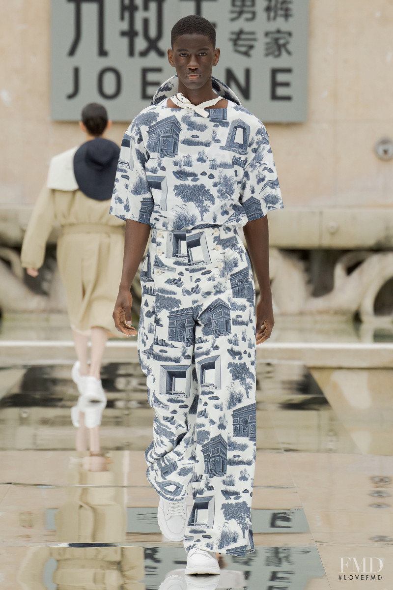 JOEONE fashion show for Spring/Summer 2022