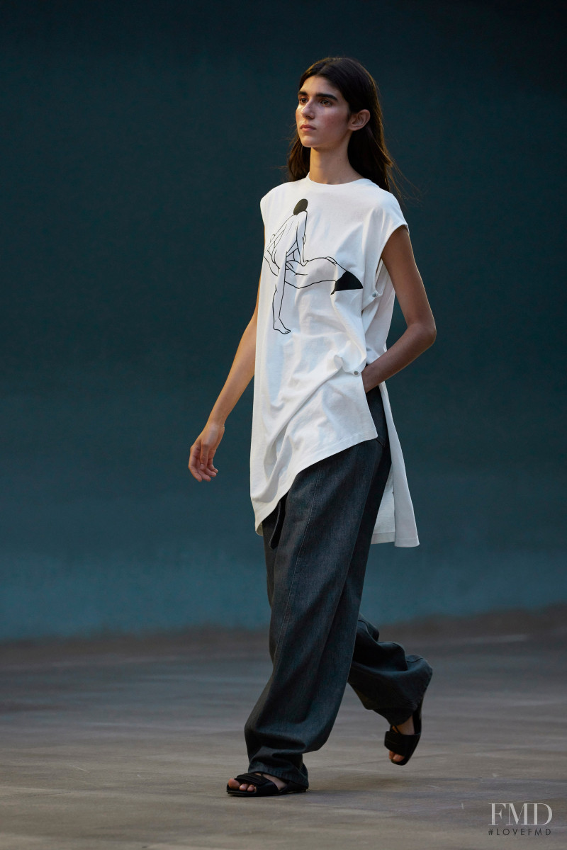 Christophe Lemaire fashion show for Spring/Summer 2022