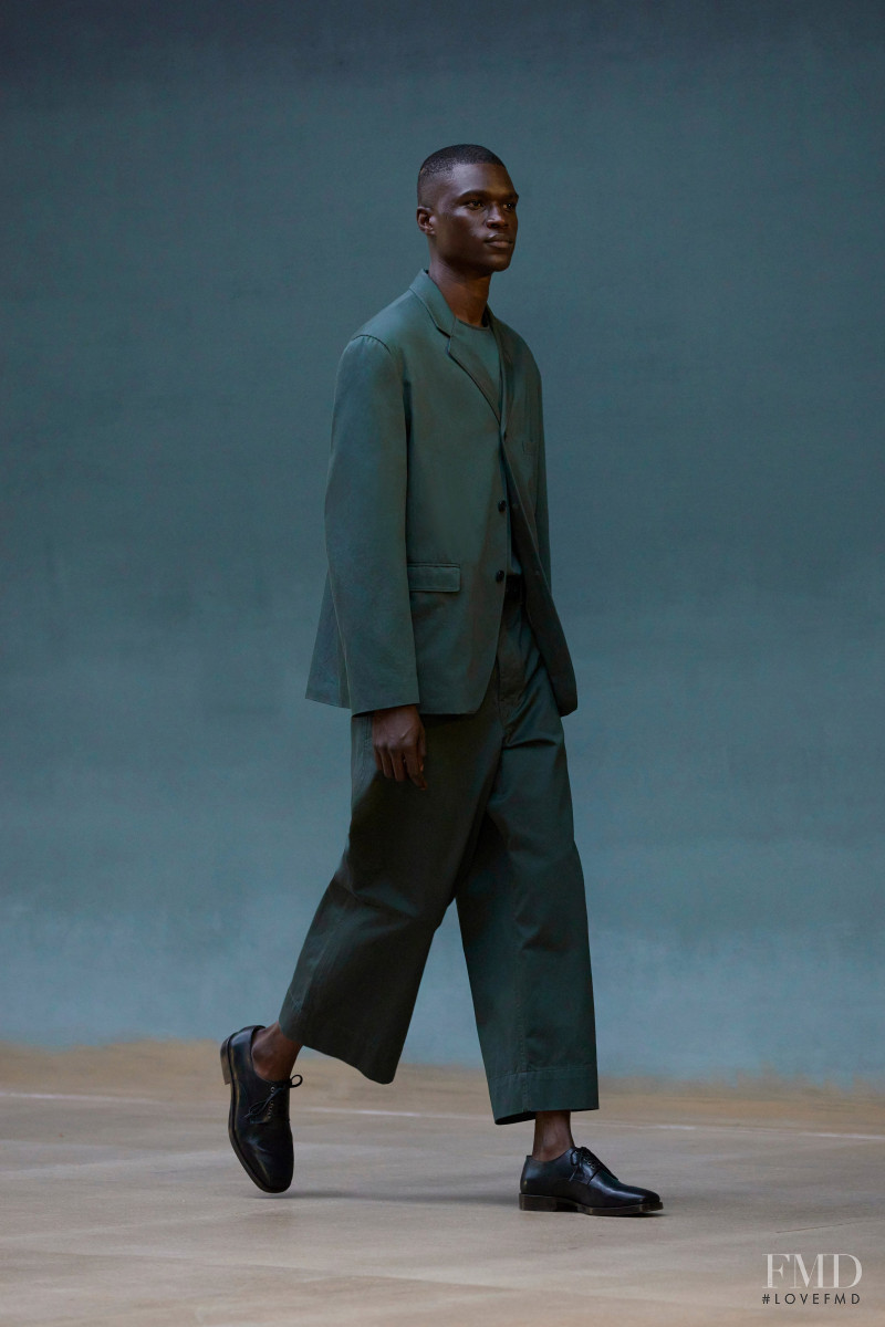 Christophe Lemaire fashion show for Spring/Summer 2022