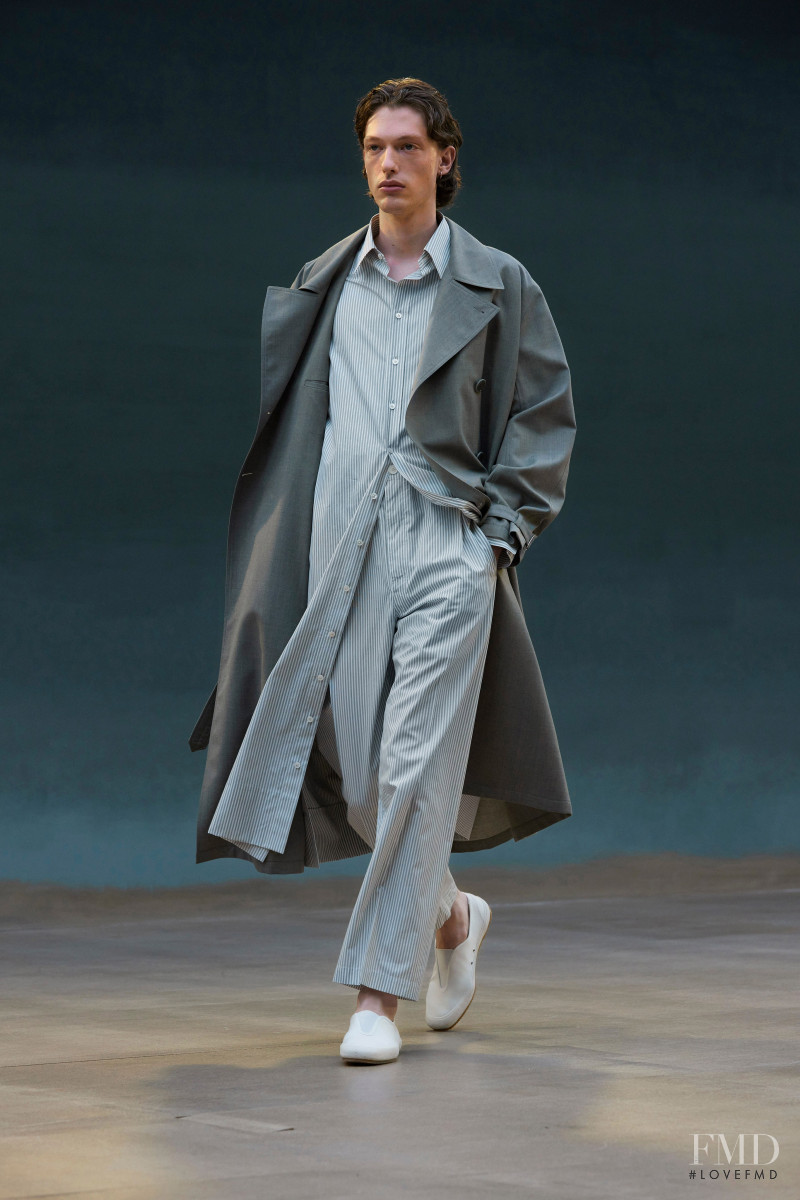 Christophe Lemaire fashion show for Spring/Summer 2022
