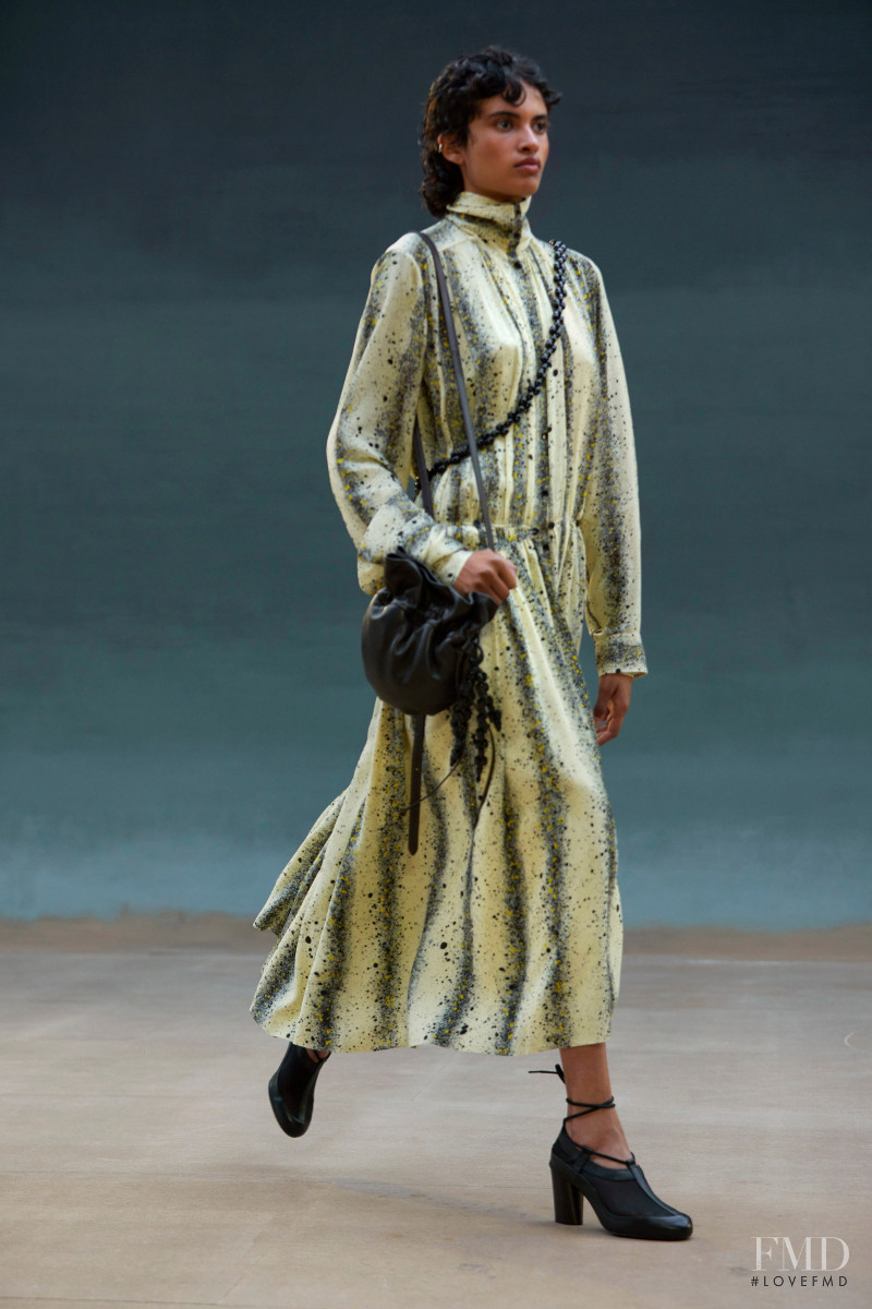 Christophe Lemaire fashion show for Spring/Summer 2022