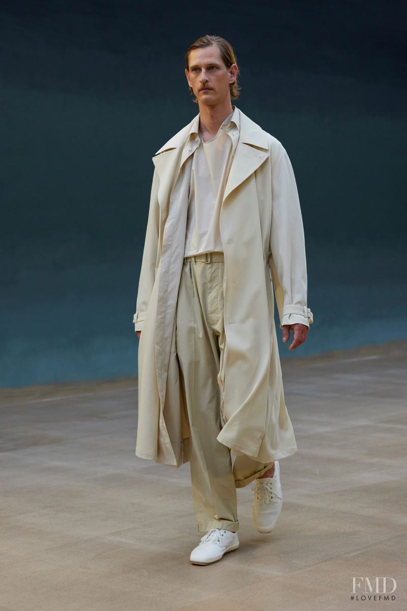 Christophe Lemaire fashion show for Spring/Summer 2022