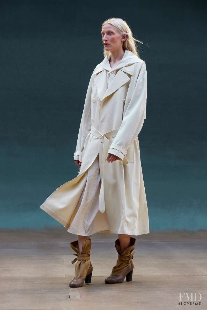 Christophe Lemaire fashion show for Spring/Summer 2022
