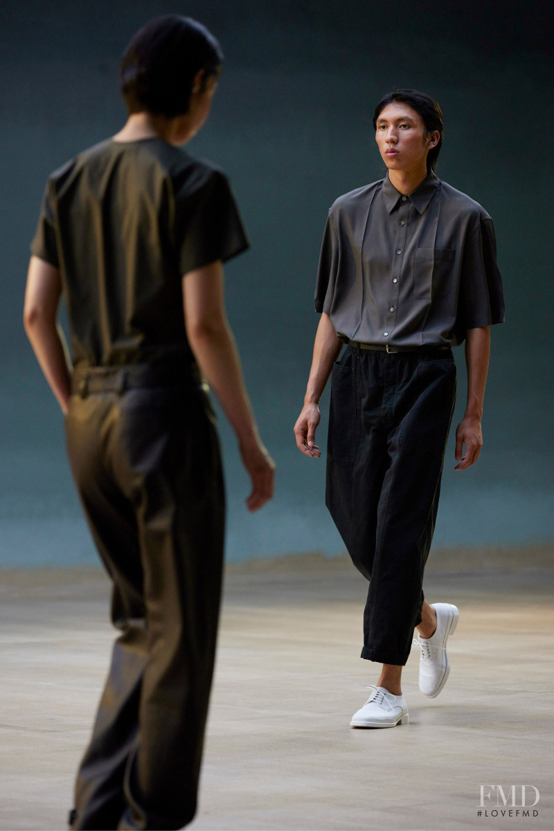 Christophe Lemaire fashion show for Spring/Summer 2022