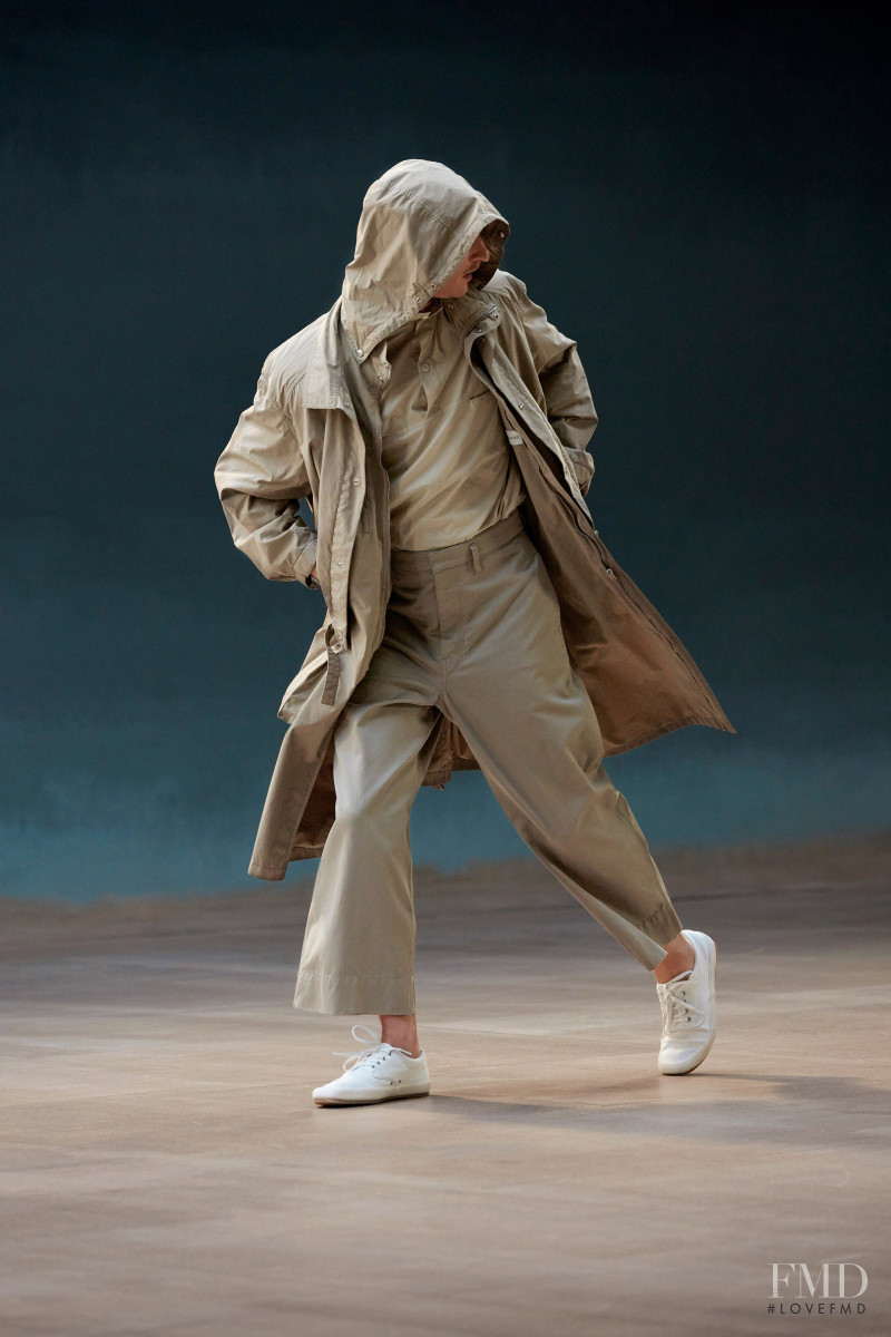 Christophe Lemaire fashion show for Spring/Summer 2022