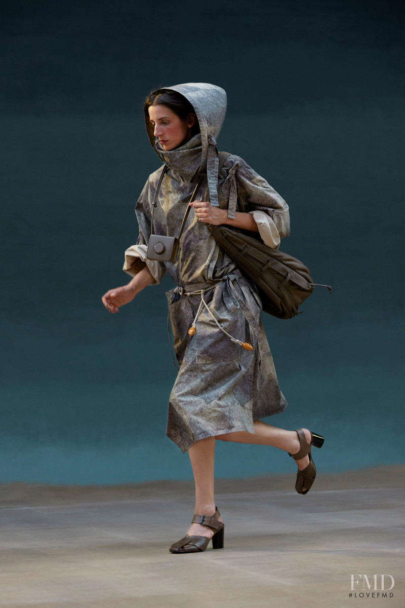 Christophe Lemaire fashion show for Spring/Summer 2022