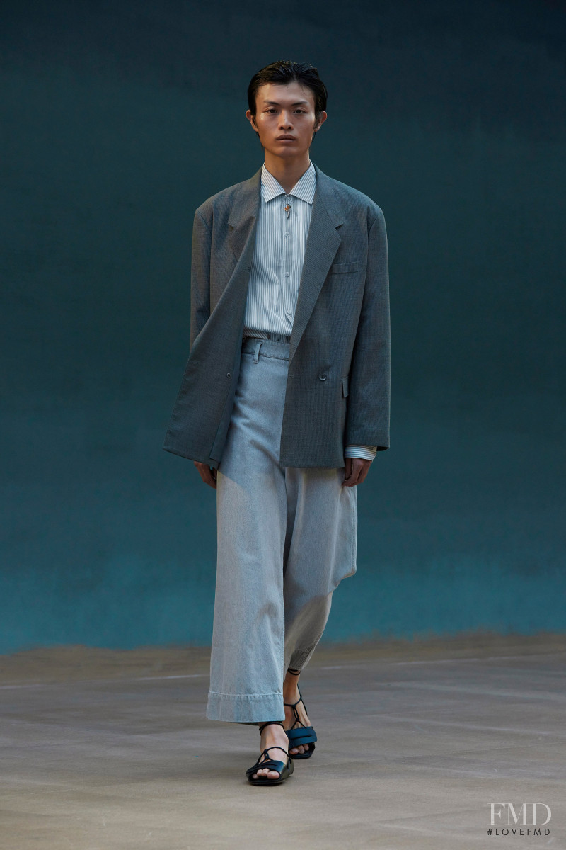 Christophe Lemaire fashion show for Spring/Summer 2022
