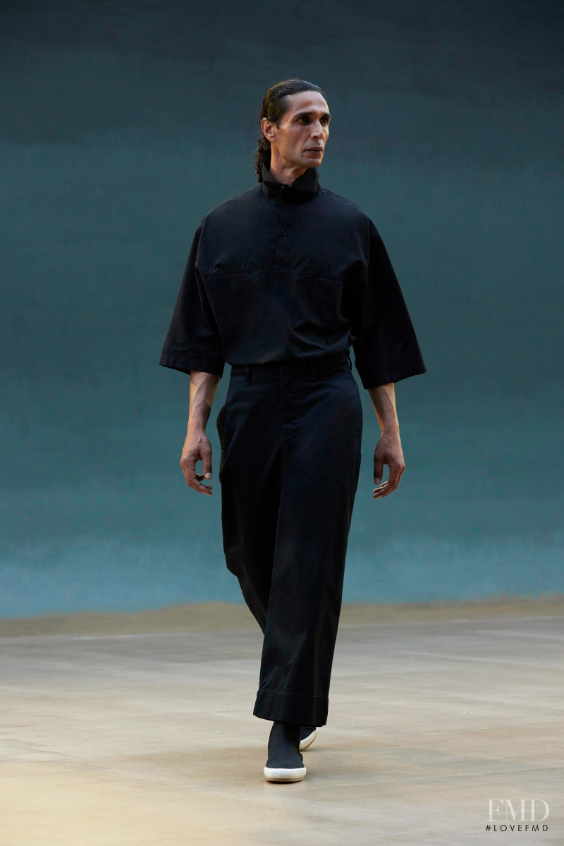 Christophe Lemaire fashion show for Spring/Summer 2022