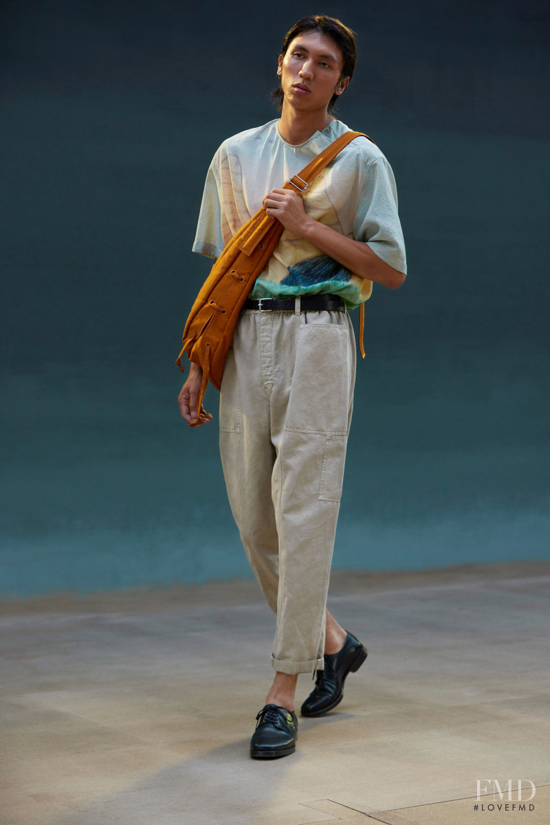 Christophe Lemaire fashion show for Spring/Summer 2022