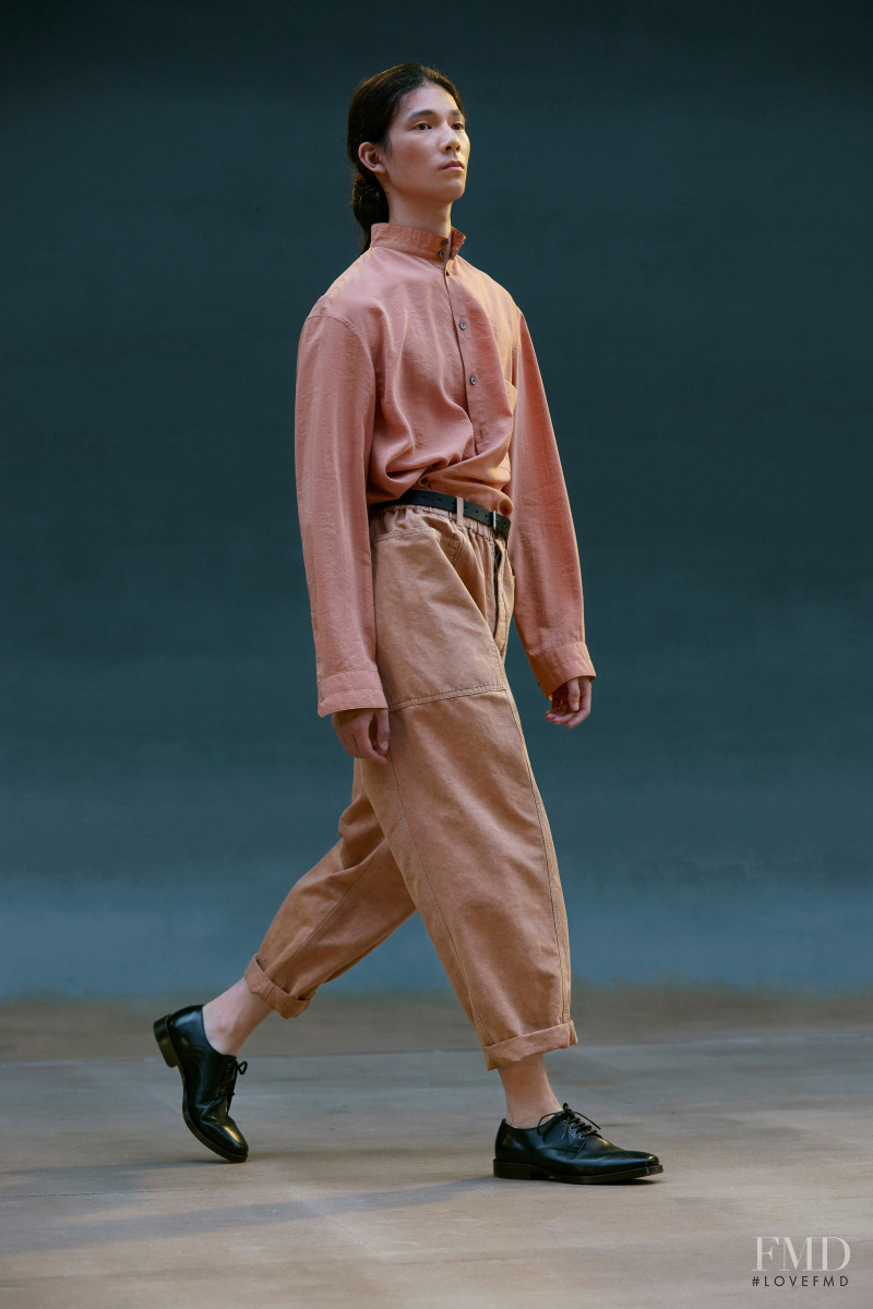 Christophe Lemaire fashion show for Spring/Summer 2022