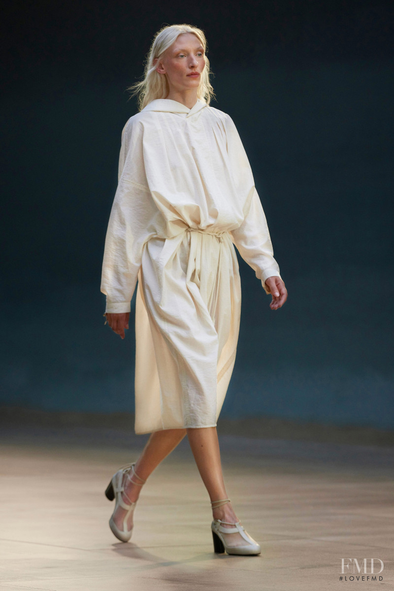 Christophe Lemaire fashion show for Spring/Summer 2022