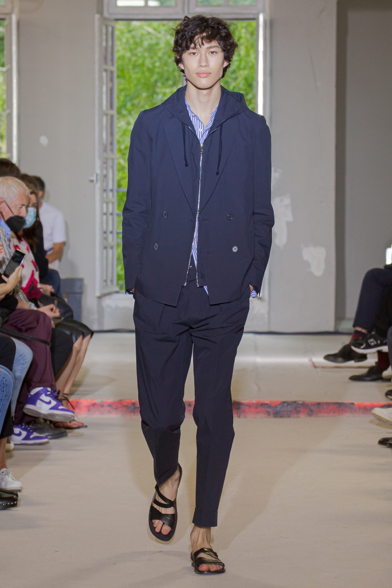 Officine Generale fashion show for Spring/Summer 2022