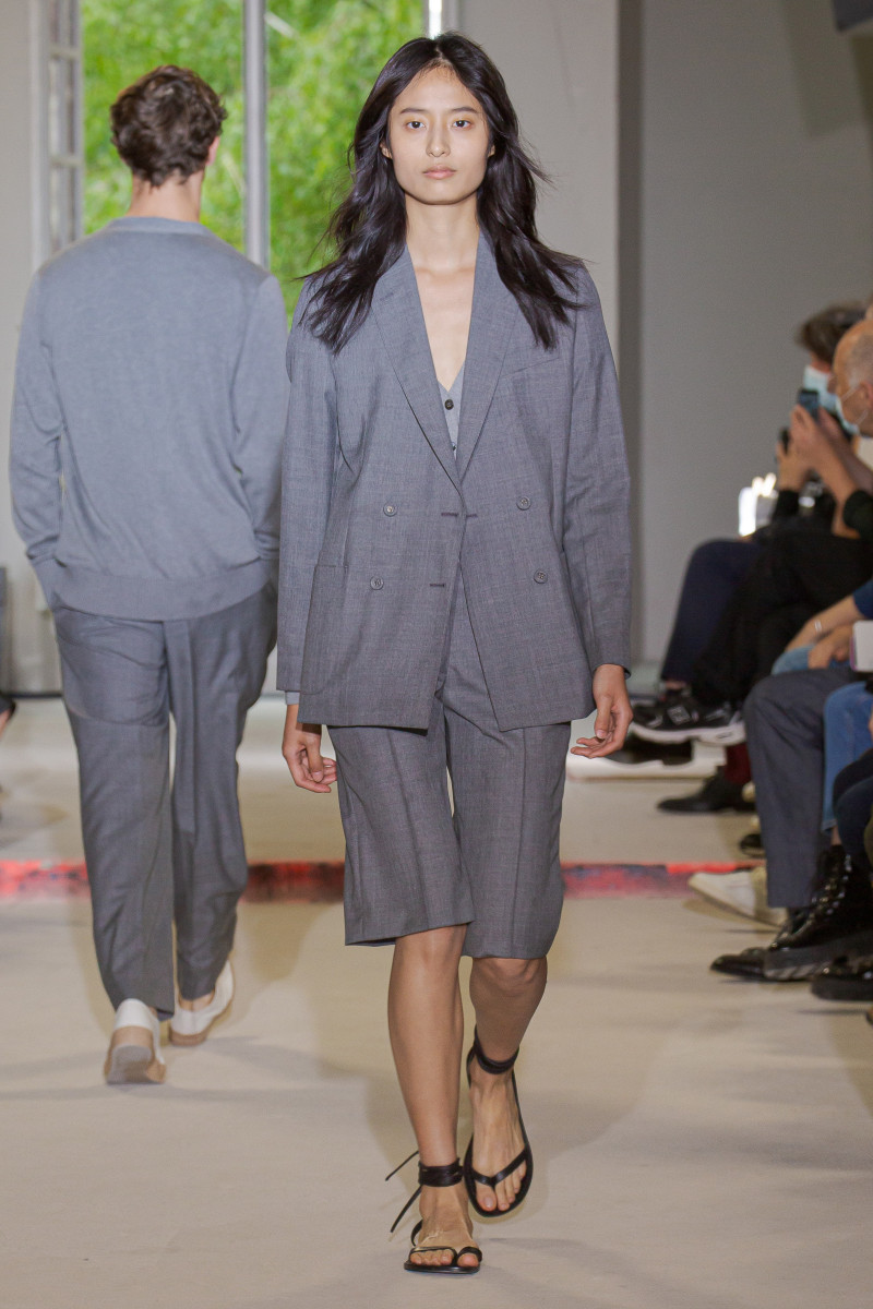 Officine Generale fashion show for Spring/Summer 2022