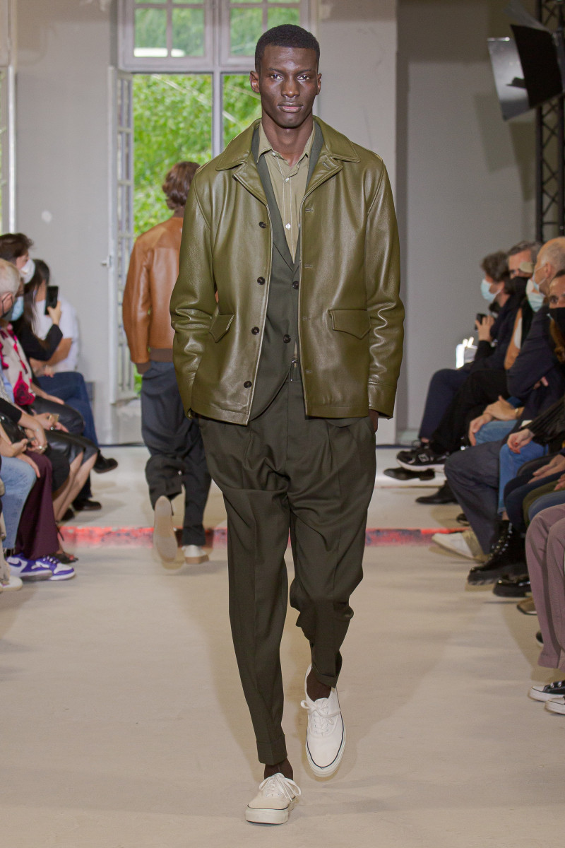 Officine Generale fashion show for Spring/Summer 2022