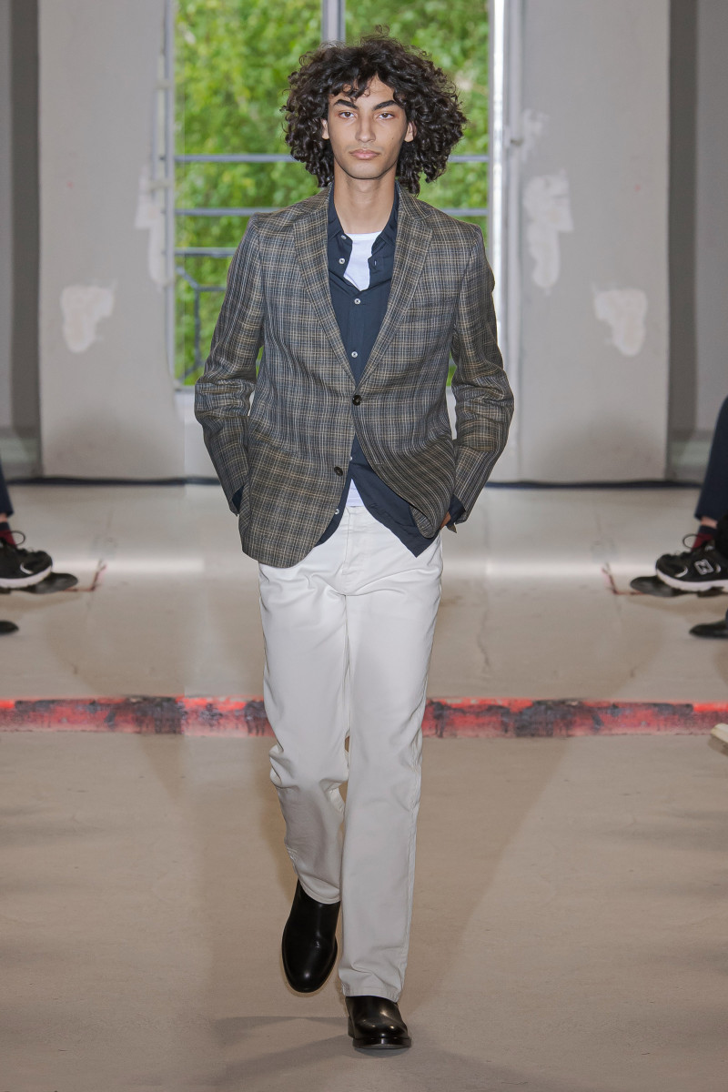 Officine Generale fashion show for Spring/Summer 2022