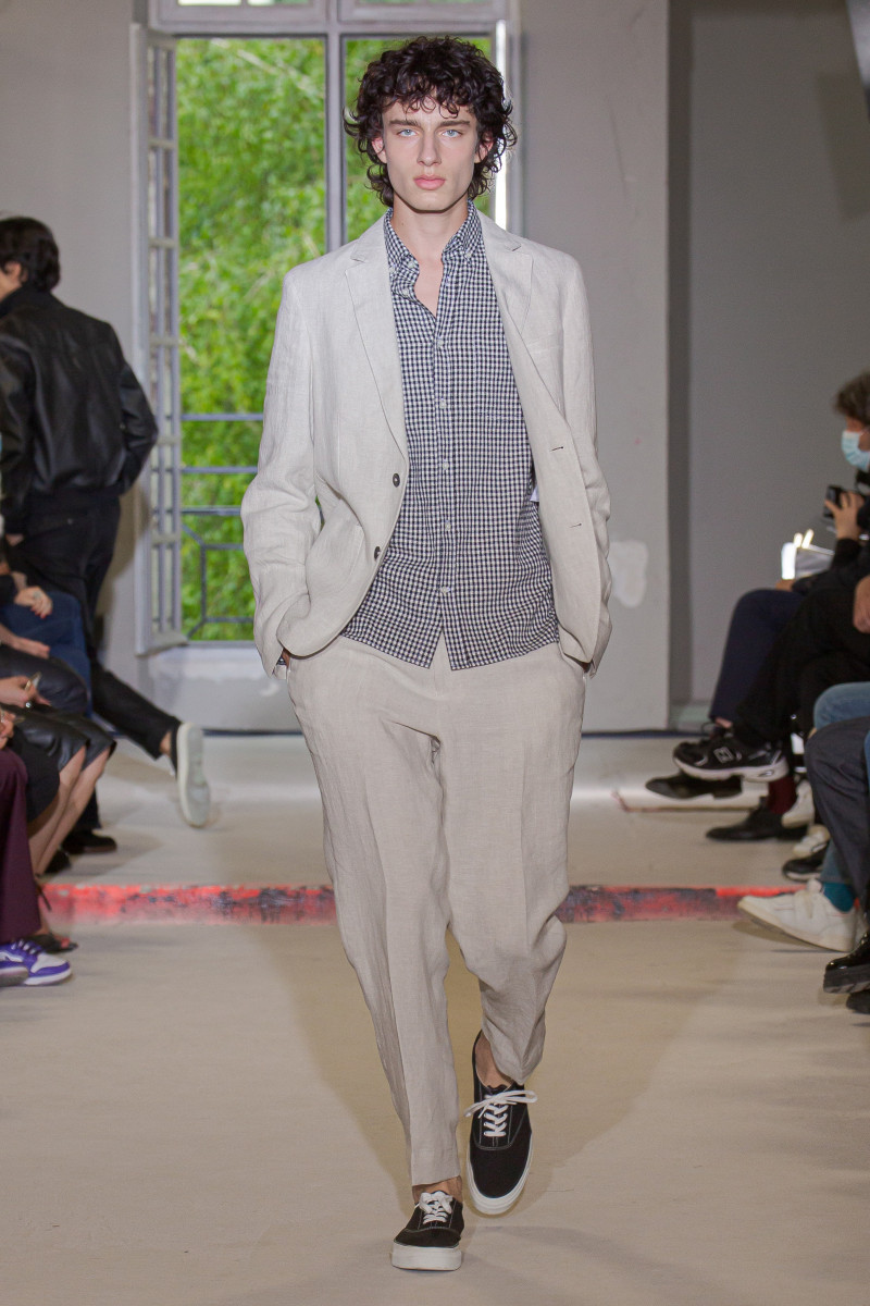 Officine Generale fashion show for Spring/Summer 2022