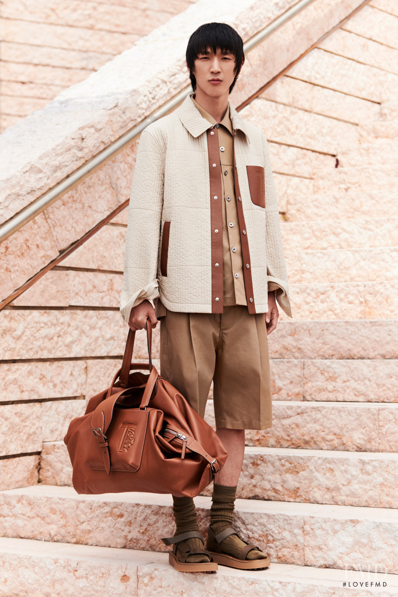 Tod\'s lookbook for Spring/Summer 2022