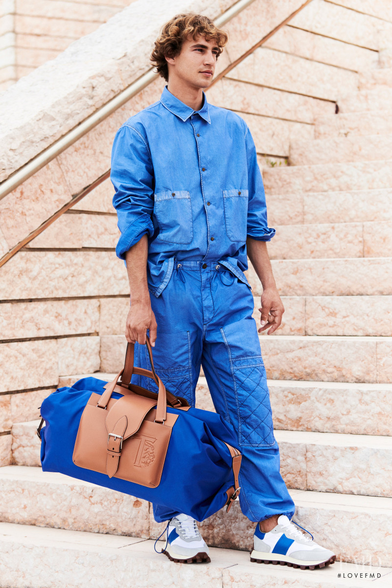 Tod\'s lookbook for Spring/Summer 2022