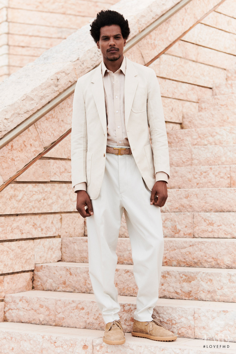 Tod\'s lookbook for Spring/Summer 2022