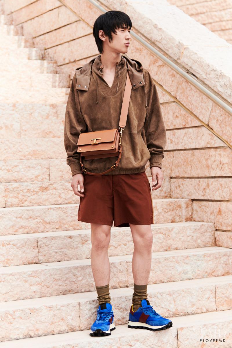 Tod\'s lookbook for Spring/Summer 2022