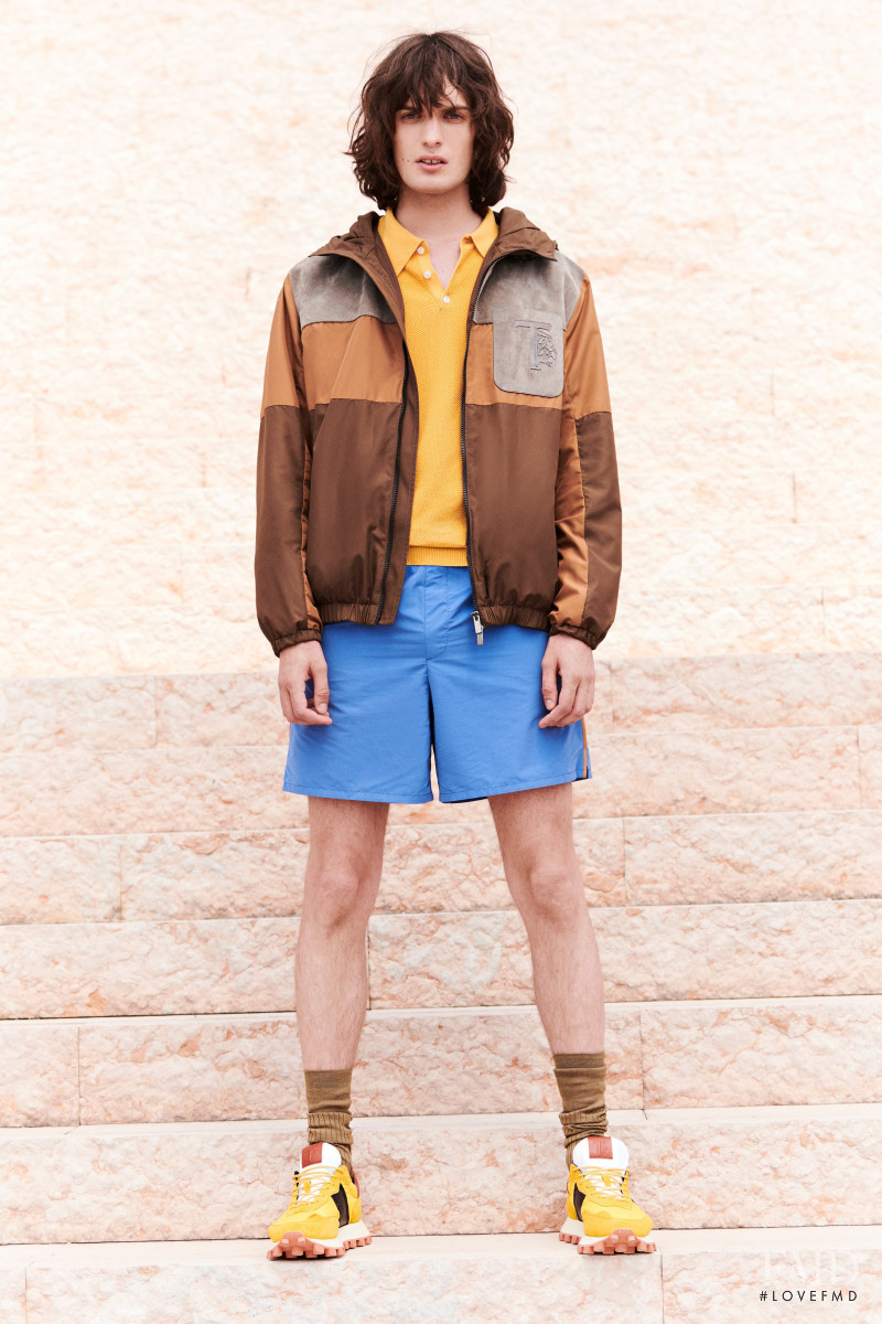 Tod\'s lookbook for Spring/Summer 2022