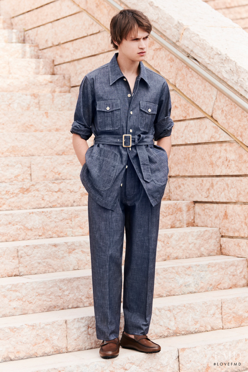 Tod\'s lookbook for Spring/Summer 2022