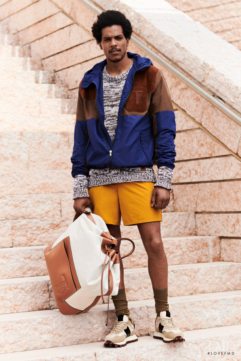 Tod\'s lookbook for Spring/Summer 2022