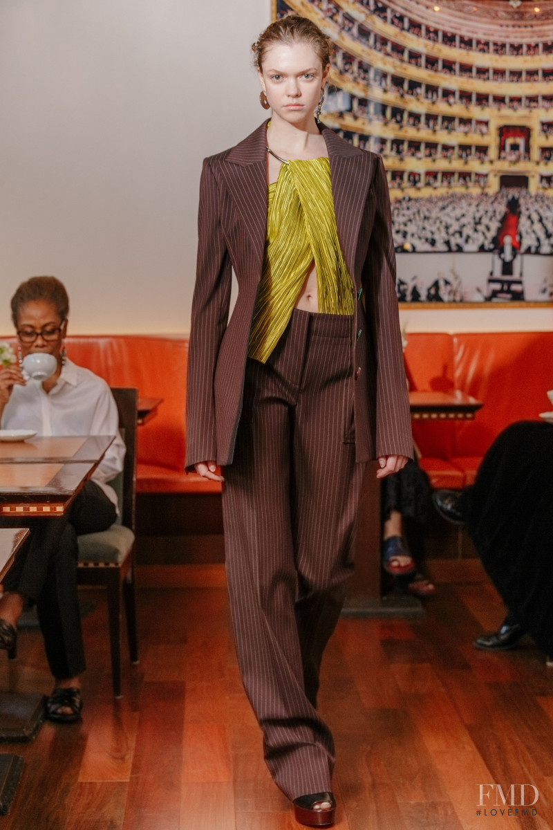 Marina Moscone fashion show for Resort 2022
