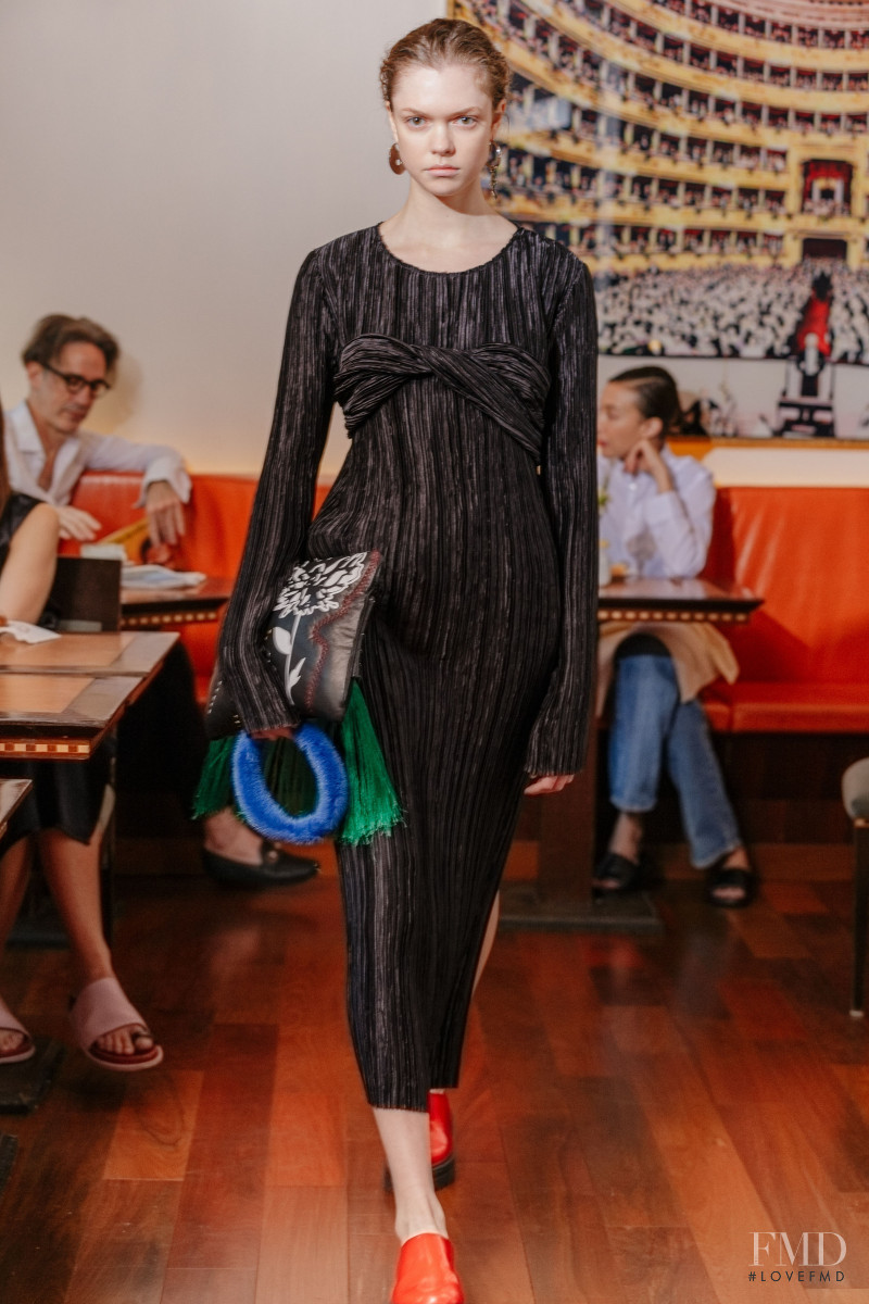 Marina Moscone fashion show for Resort 2022
