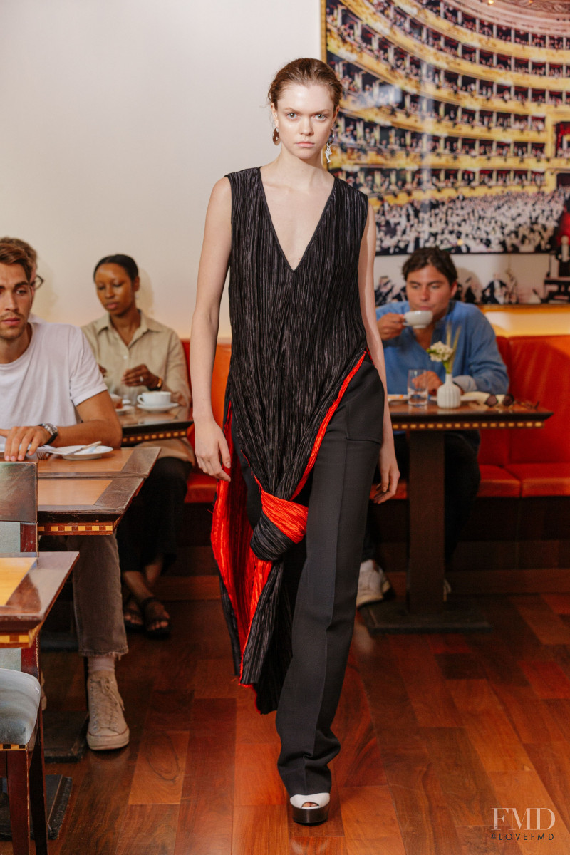 Marina Moscone fashion show for Resort 2022