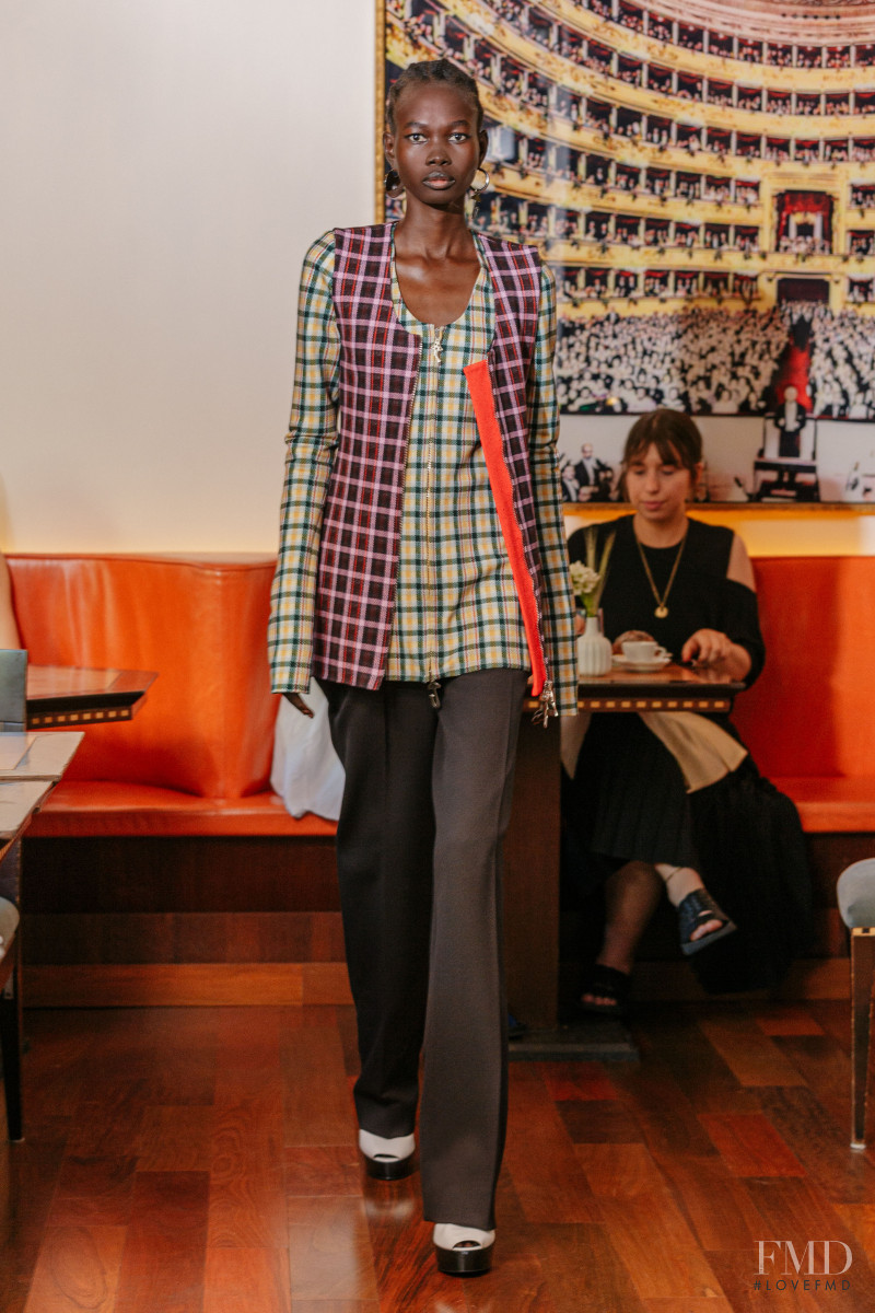 Marina Moscone fashion show for Resort 2022