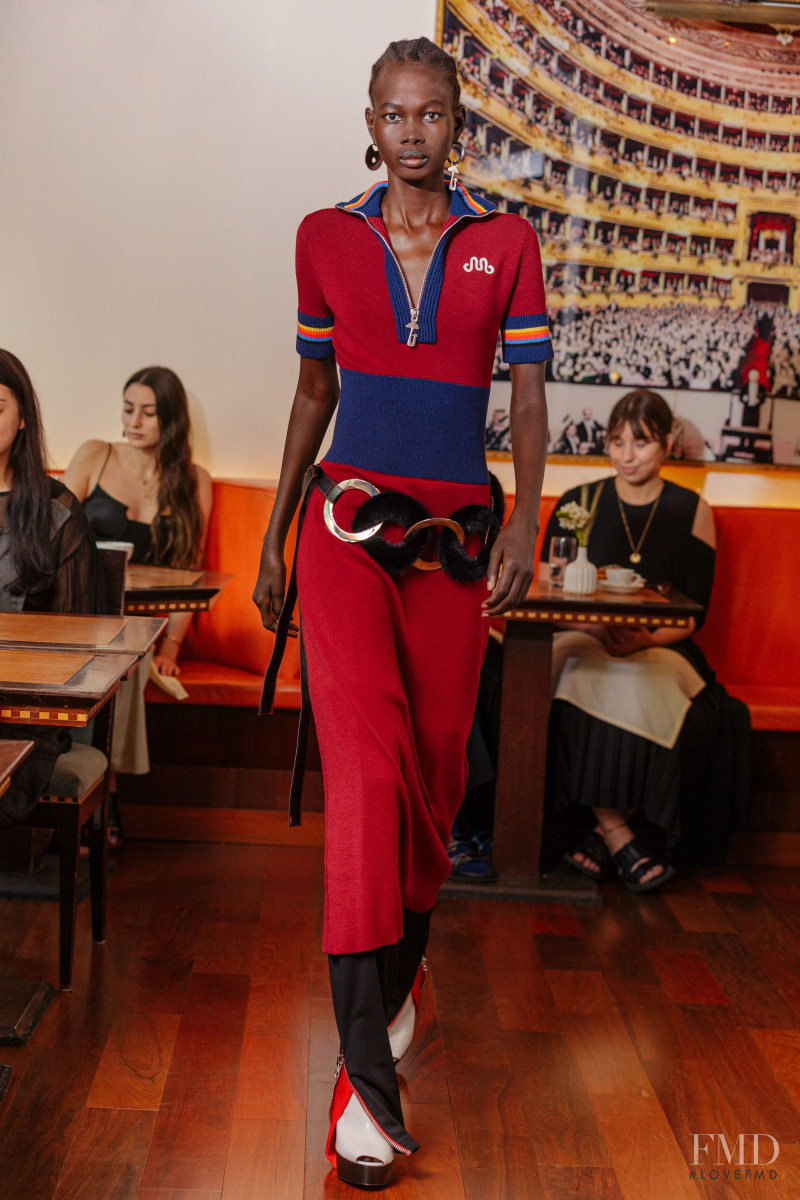 Marina Moscone fashion show for Resort 2022